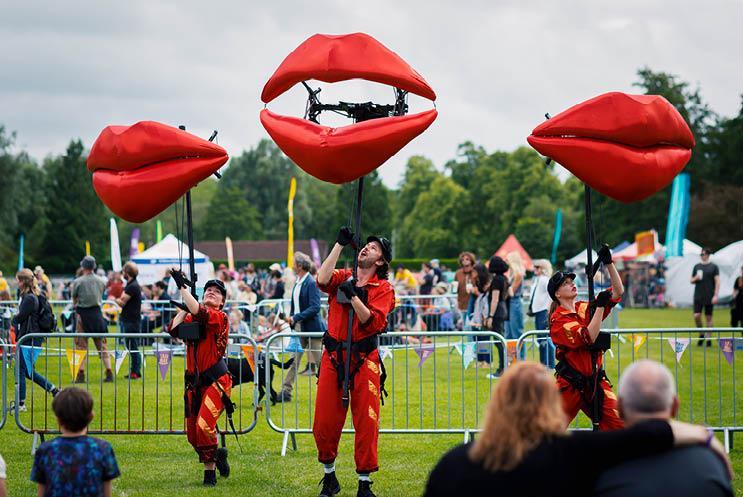 puppet lips