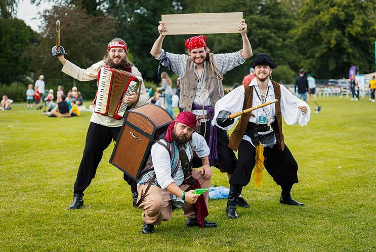 Pirates at Hat Fair